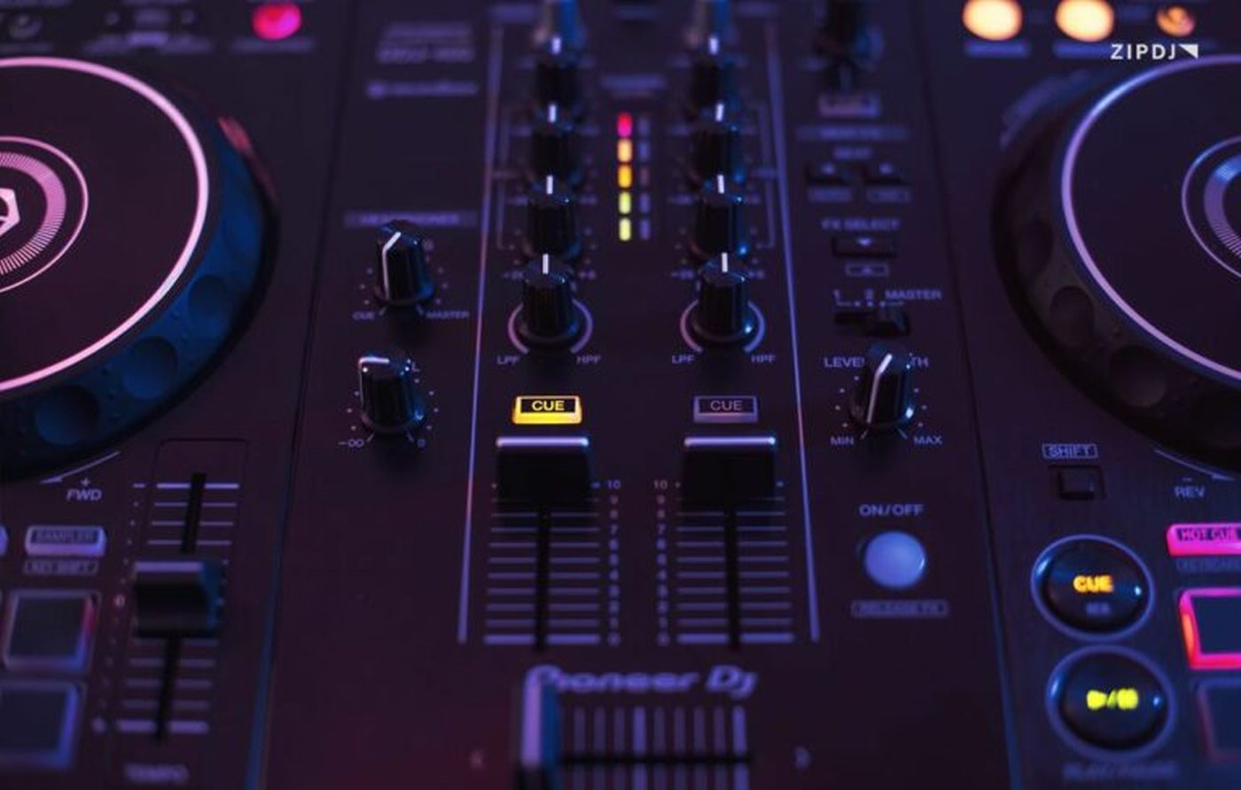Advanced Mixing Techniques Every DJ Should Master in 2026